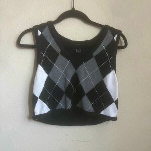 Forever 21 small short sleeve and cropped knitted sweater.
